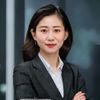 麻豆传媒内容运营总监林晓雯，负责平台内容策划与分类体系，职业形象清晰专业